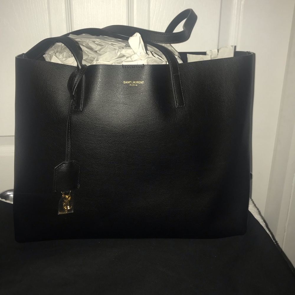 SHOPPING BAG SAINT LAURENT E/W IN SUPPLE LEATHER